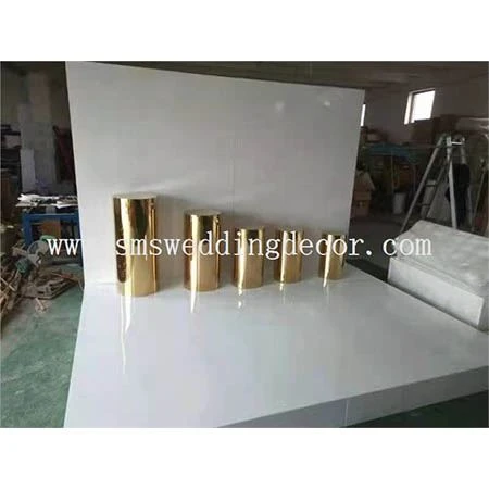 gold round plinths