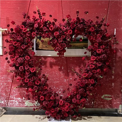 Hartvormige bloemboog