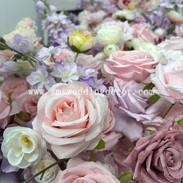 table runner flower arrangements